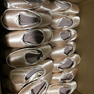 Capezio Kylee Pointe Shoes #1140W